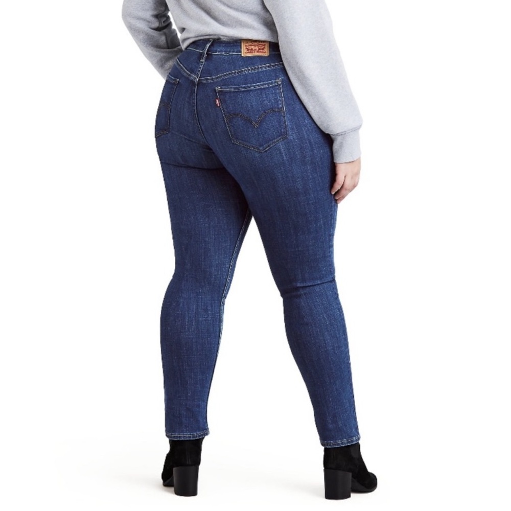 Levi’s 711 Jeans
